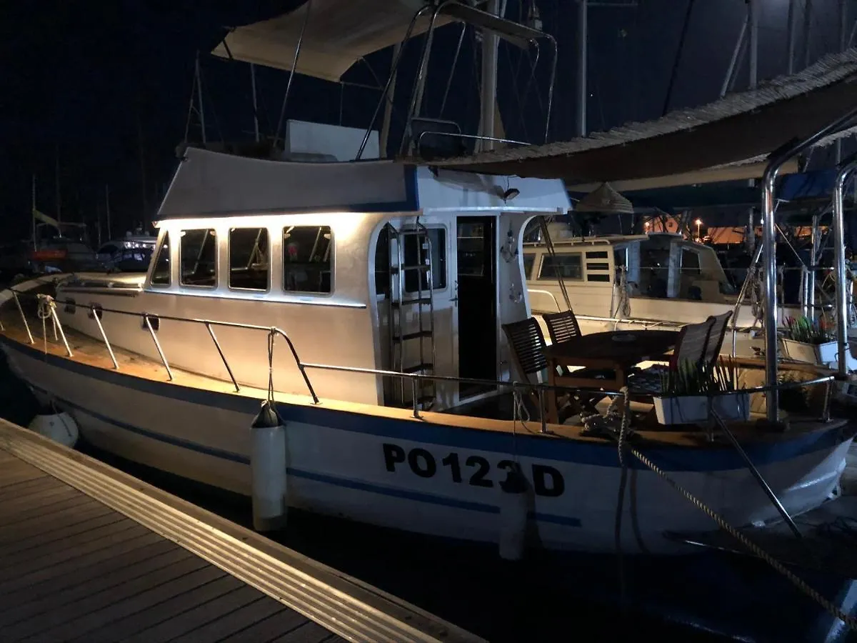 Botel Marzamemi Santa Lu Hotel